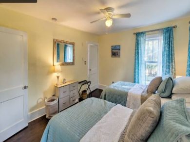 Sarasota Vacation Home Sleeps Six Guests.