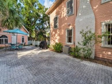 Sarasota Vacation Home Sleeps Six Guests.