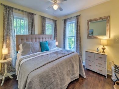 Sarasota Vacation Home Sleeps Six Guests.