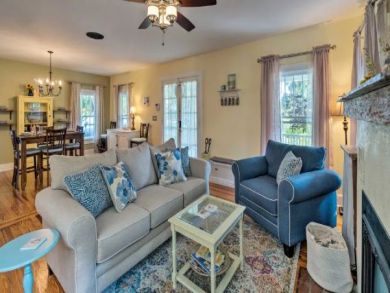 Sarasota Vacation Home Sleeps Six Guests.
