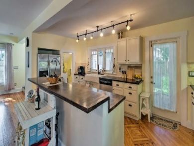 Sarasota Vacation Home Sleeps Six Guests.