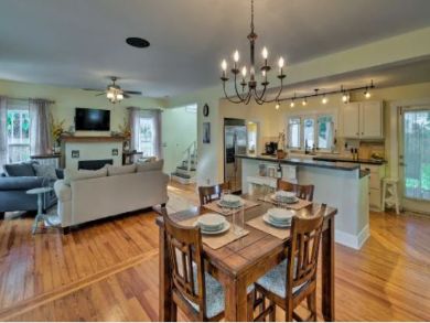 Sarasota Vacation Home Sleeps Six Guests.