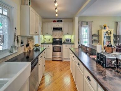Sarasota Vacation Home Sleeps Six Guests.