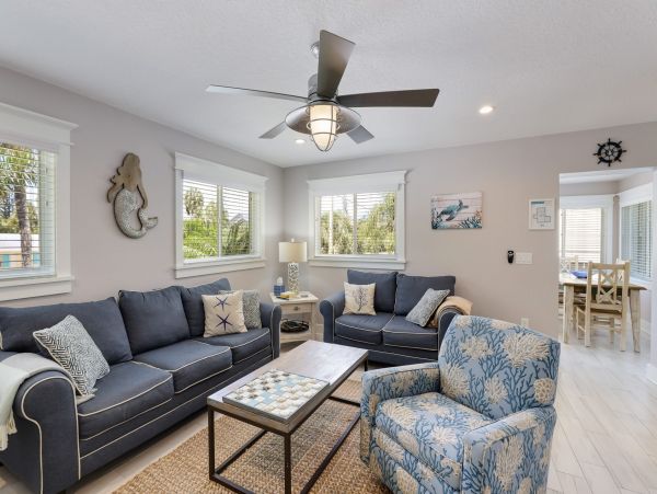 Charming Vacation Rental on Holmes Beach with Private Pool