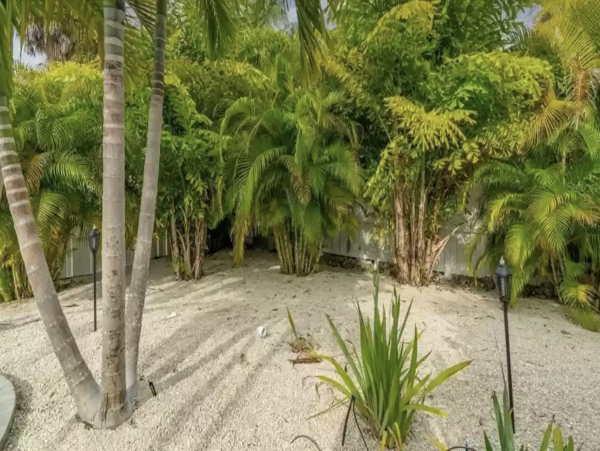Charming Vacation Rental on Holmes Beach with Private Pool