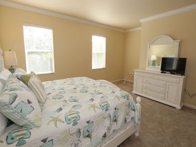 Fort Myers Vacation Home with Pool & Hot Tub 3 Bedrooms