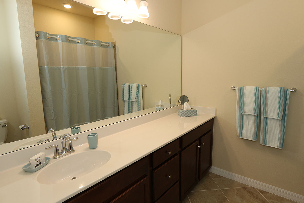 Fort Myers Vacation Home with Pool & Hot Tub 3 Bedrooms