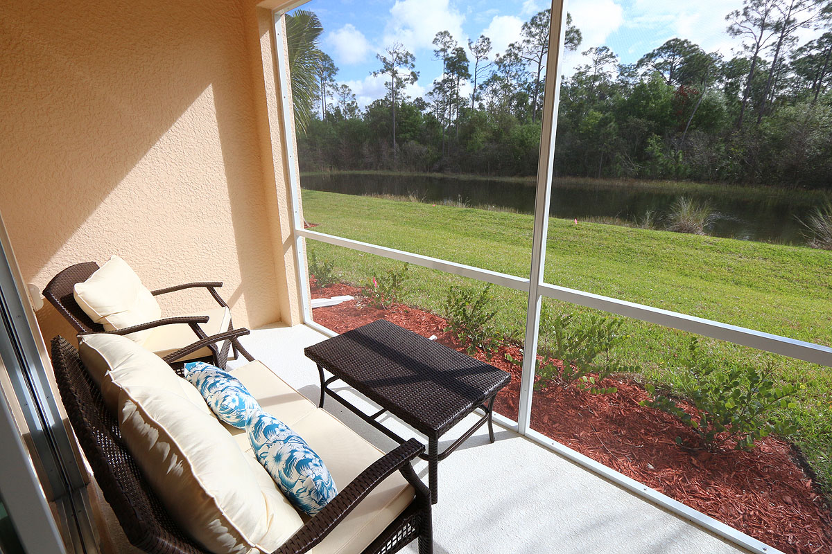 Fort Myers Vacation Home with Pool & Hot Tub 3 Bedrooms