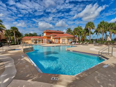 Fort Myers Vacation Home with Pool & Hot Tub 3 Bedrooms