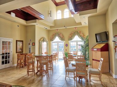 Fort Myers Vacation Home with Pool & Hot Tub 3 Bedrooms