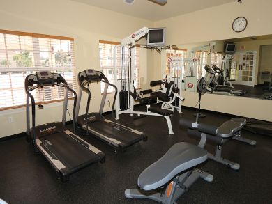 Fort Myers Vacation Home with Pool & Hot Tub 3 Bedrooms
