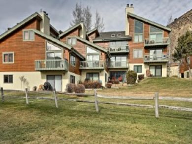 Avon Vacation Condo Sleeps Eight Guests.