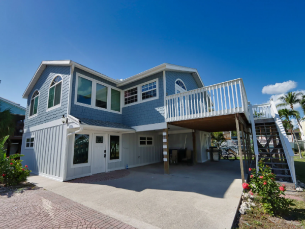 Lovely Waterfront Vacation Home in Fort Myers Beach