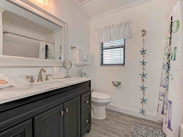 Holmes Beach Vacation Rental Sleeps Six Guests
