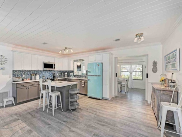 Holmes Beach Vacation Rental Sleeps Six Guests