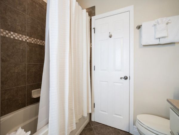 Anna Maria Island Vacation Pool Home Sleeps Twelve Guests