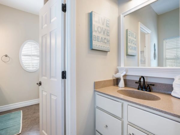 Anna Maria Island Vacation Pool Home Sleeps Twelve Guests