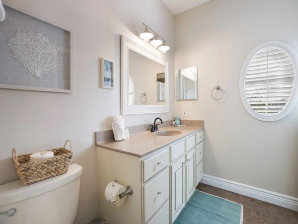 Anna Maria Island Vacation Pool Home Sleeps Twelve Guests