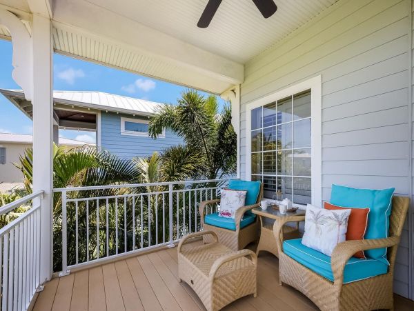 Anna Maria Island Vacation Pool Home Sleeps Twelve Guests