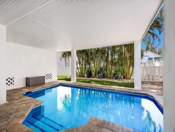 Anna Maria Island Vacation Pool Home Sleeps Twelve Guests