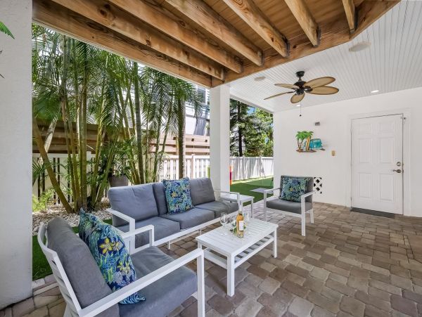 Anna Maria Island Vacation Pool Home Sleeps Twelve Guests