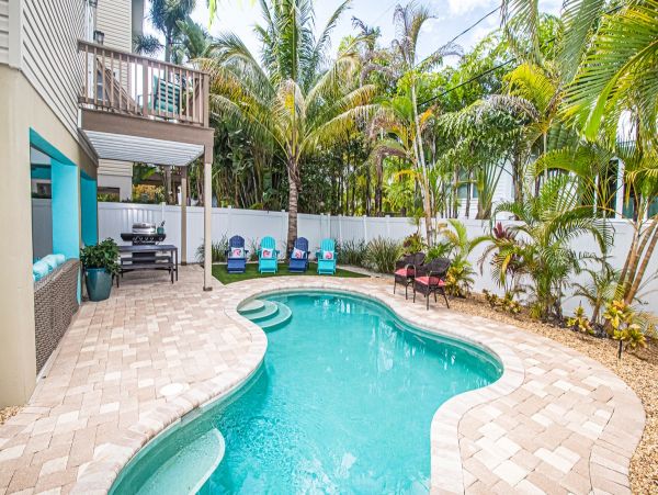Walk to Beach Vacation Home Three Bedrooms in Holmes Beach