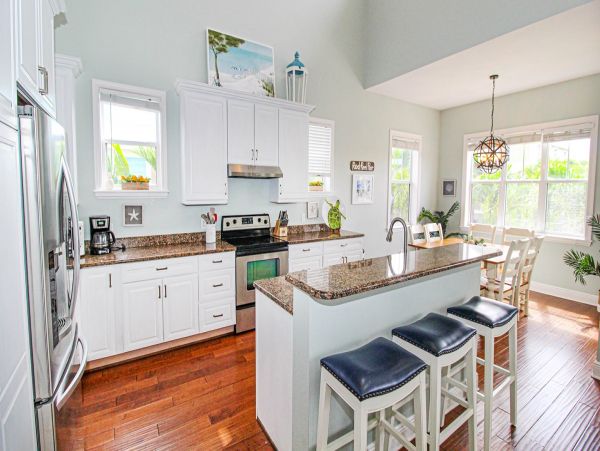 Walk to Beach Vacation Home Three Bedrooms in Holmes Beach