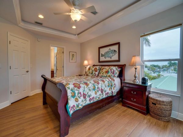 Holmes Beach Vacation Home Sleeps Eight.