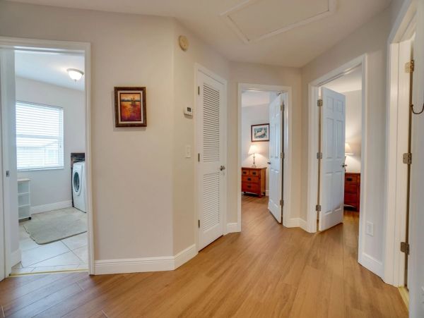 Holmes Beach Vacation Home Sleeps Eight.