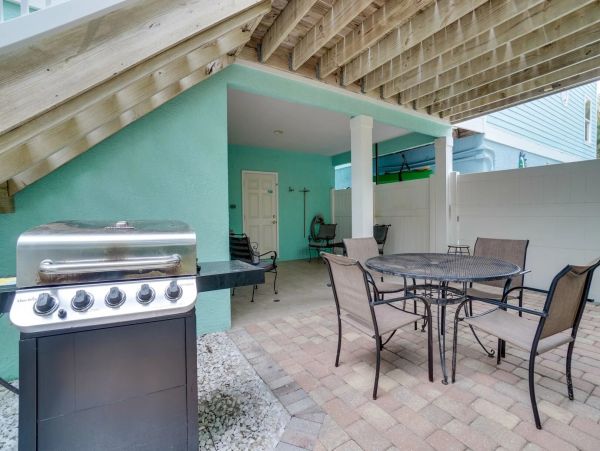 Holmes Beach Vacation Home Sleeps Eight.