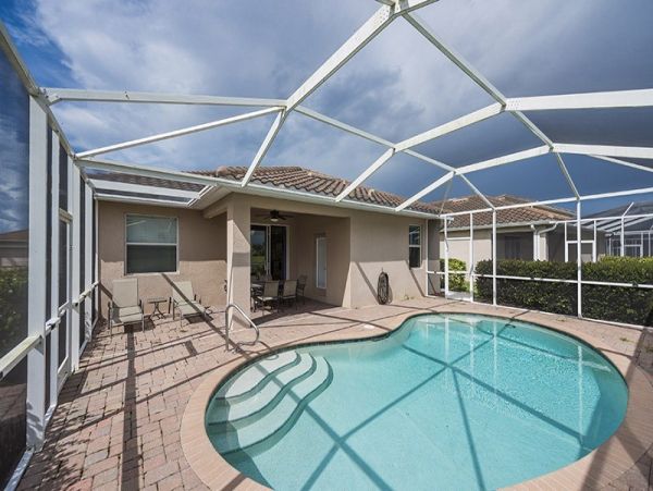 Charming 3 Bedroom Vacation Rental with Lake Views