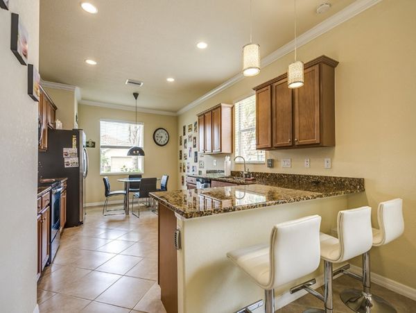 Charming 3 Bedroom Vacation Rental with Lake Views
