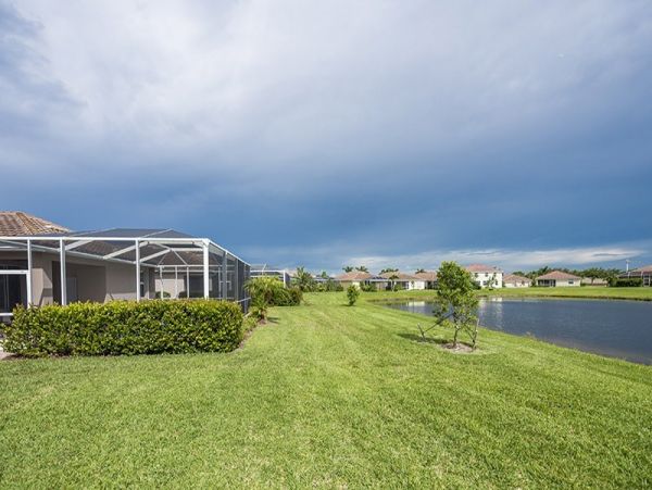 Charming 3 Bedroom Vacation Rental with Lake Views