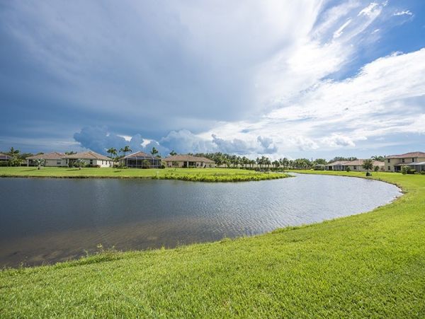 Charming 3 Bedroom Vacation Rental with Lake Views