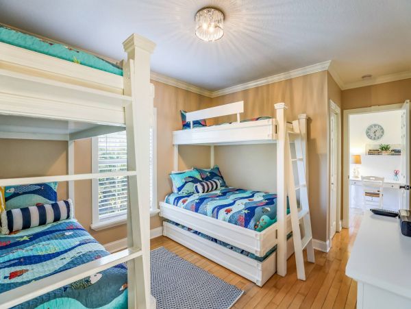 Holmes Beach Vacation Pool Home 3 Bedroom Sleeps Six Guests