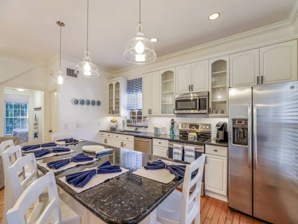 Holmes Beach Vacation Pool Home 3 Bedroom Sleeps Six Guests