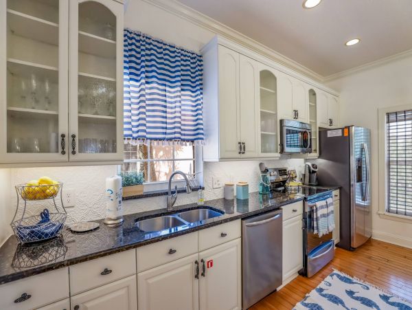 Holmes Beach Vacation Pool Home 3 Bedroom Sleeps Six Guests