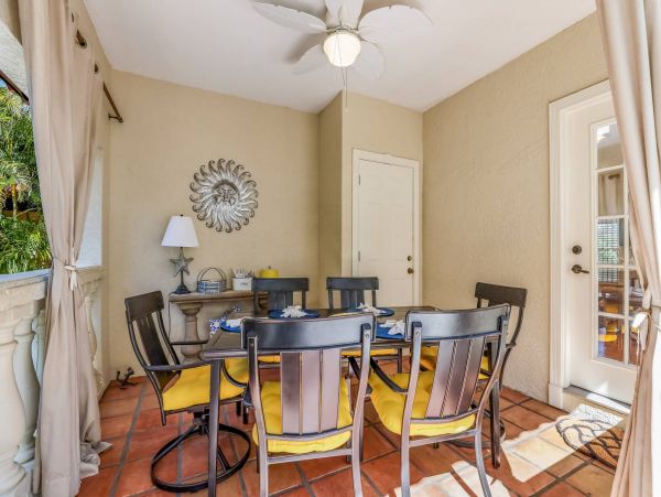 Holmes Beach Vacation Pool Home 3 Bedroom Sleeps Six Guests