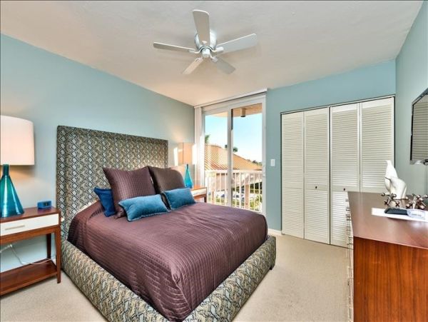 Three Bedroom Beachfront Condo in Naples