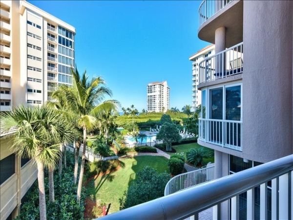 Three Bedroom Beachfront Condo in Naples