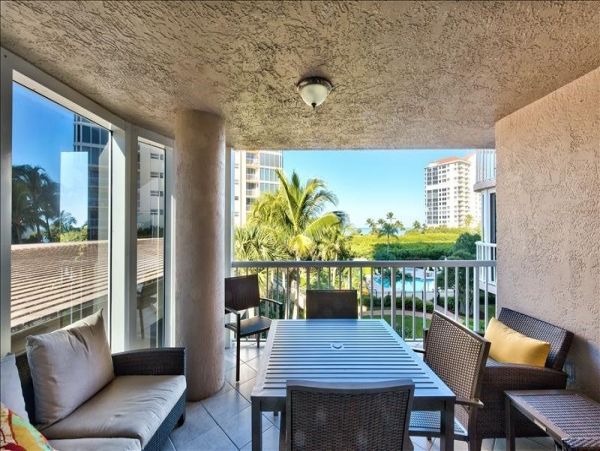 Three Bedroom Beachfront Condo in Naples