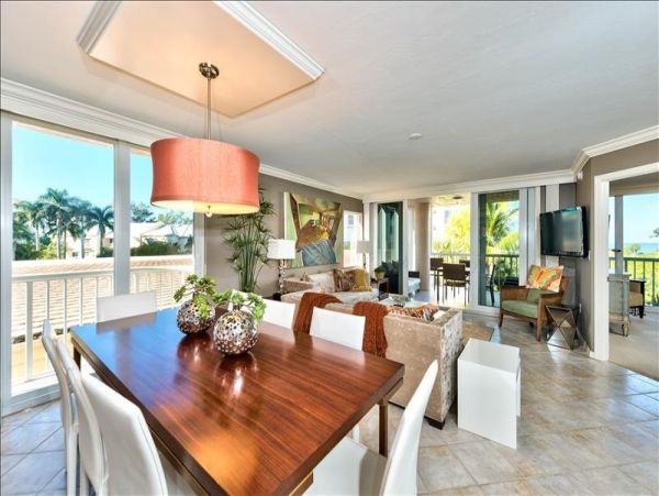 Three Bedroom Beachfront Condo in Naples