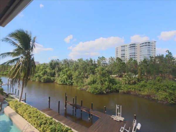 Luxury Naples Four Bedroom Vacation Home