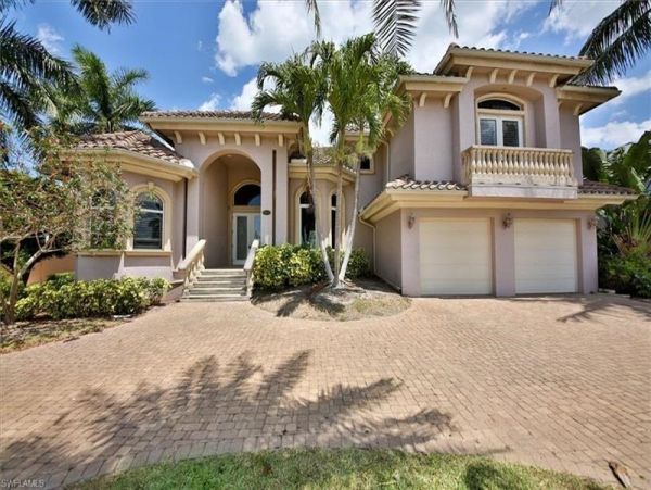 Luxury Naples Four Bedroom Vacation Home