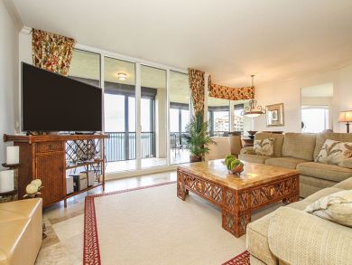 Exquisite 18-Floor Luxury Condominium with Breathtaking Gulf views Exquisite 18-Floor Luxury Condominium with Breathtaking Gulf views
