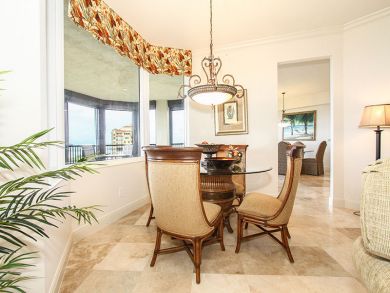 Exquisite 18-Floor Luxury Condominium with Breathtaking Gulf views Exquisite 18-Floor Luxury Condominium with Breathtaking Gulf views