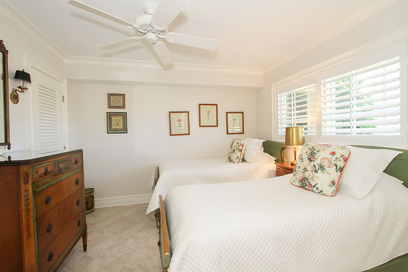 Cozy 2-Bed Condo Near Naples Beach & Third Street Shops