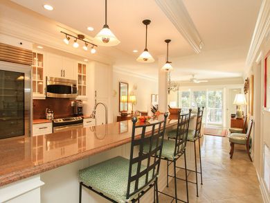 Cozy 2-Bed Condo Near Naples Beach & Third Street Shops