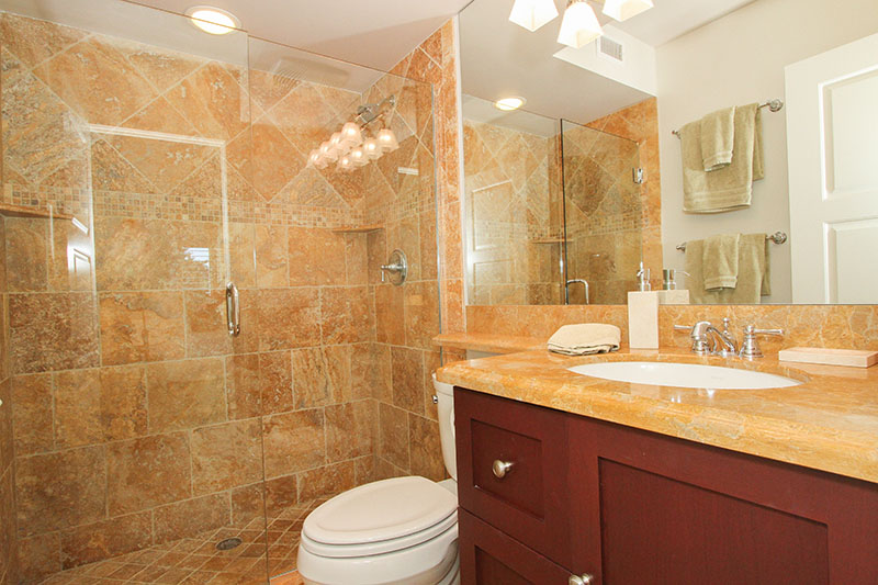 Cozy 2-Bed Condo Near Naples Beach & Third Street Shops