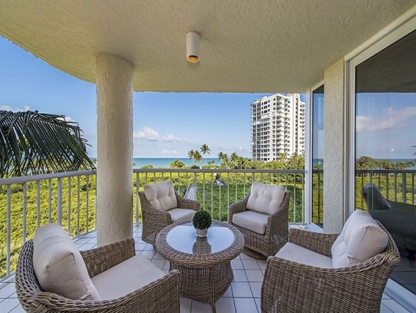 Designer Decorated Beachfront Condo